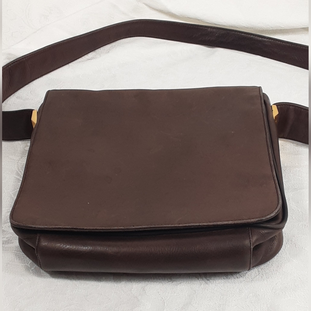 Tignanello Vintage Classic Brown Leather Messenger Crossbody Bag